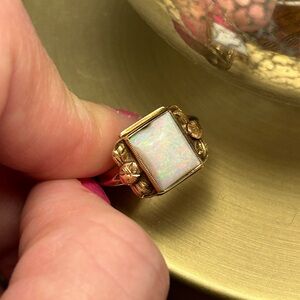 NFS - Antique 10KG Ring with Opal Stone